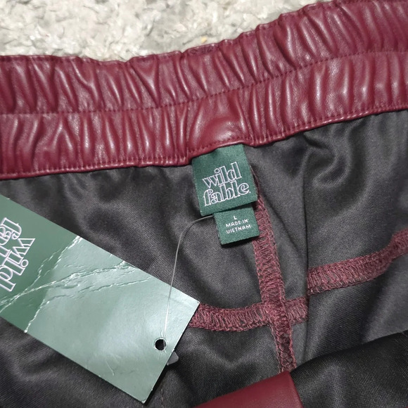 WILD FABLE Faux Leather Burgundy Wine Wide Leg Cargo Pants, Elastic Back Waist - Picture 14 of 16